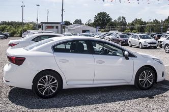 Brak nowych aut na rynku. Ceny używanych biją rekordy