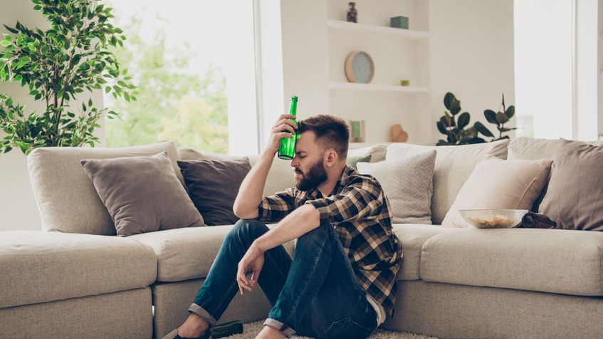 Picie piwa ma wiele negatywnych skutków dla zdrowia