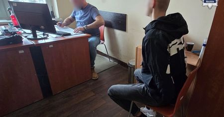 Złamał nos policjantowi. 19-latek przed sądem