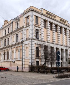 Robili zdjęcia zmarłym w czasie sekcji.  Skandal na uczelni w Łodzi