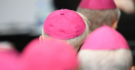 Czy nieochrzczone dzieci mogą mieć pogrzeb? Oto stanowisko Kościoła