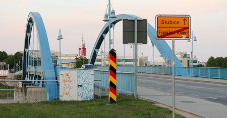 Niemcy przyjeżdżają na zakupy do Polski. "Można złapać okazje"