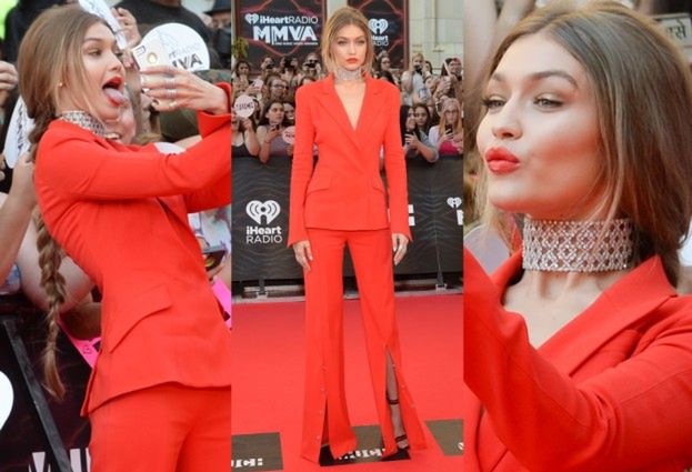 Gigi Hadid w czerwonym garniturze na czerwonym dywanie (ZDJĘCIA)