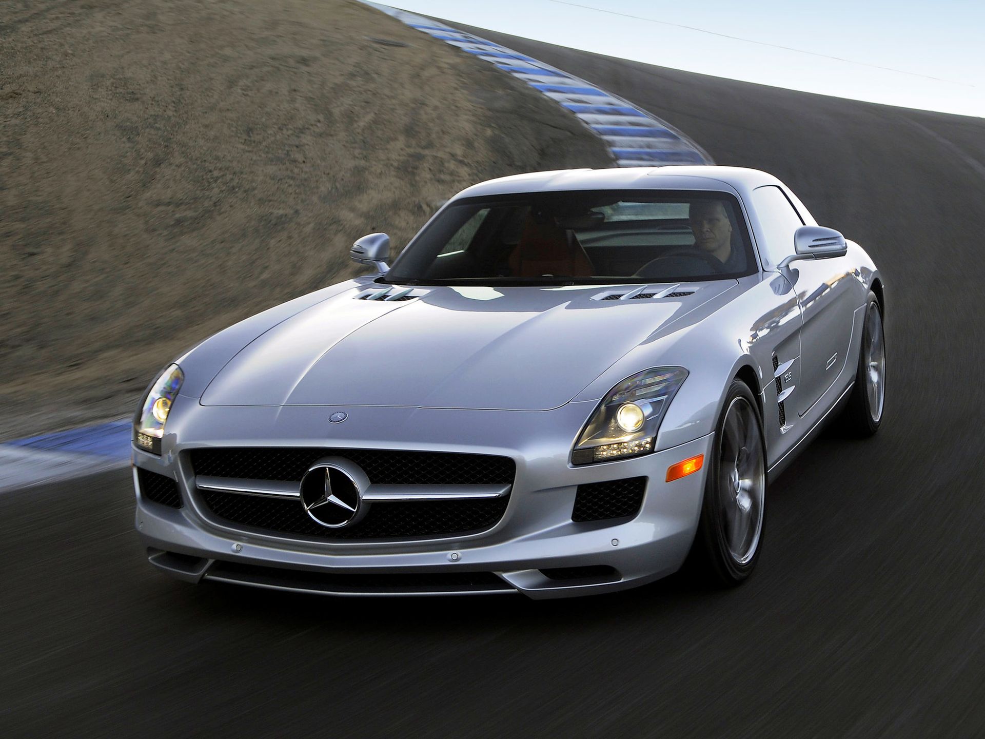 Żegnamy króla: odchodzi Mercedes-Benz SLS AMG 132