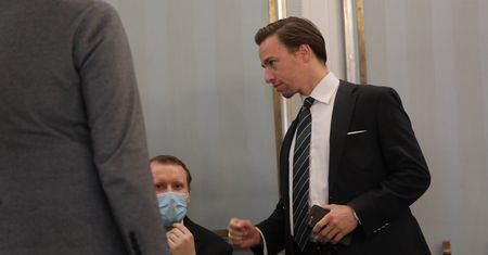 Najnowszy sondaż. Kaczyński i Bosak na czele niechlubnego zestawienia