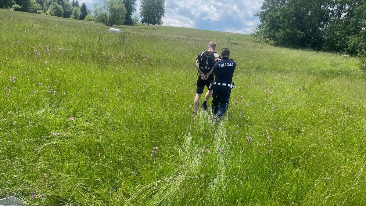 Motocyklista zignorował polecenia policjantów. Zaczął uciekać 