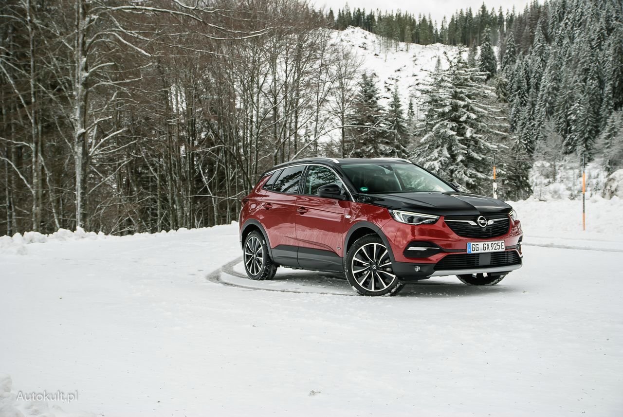 Opel Grandland X Hybrid4