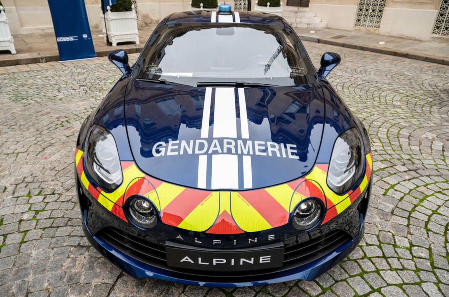 Francuska policja ma nowe radiowozy. Nie byle jakie