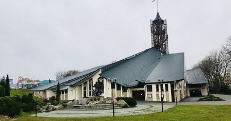Pijani mężczyźni zakłócili Pasterkę. Rzucali w wiernych śnieżkami
