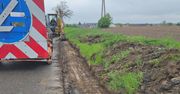Kunice: Między stacją PKP a miejscowością trwa remont pobocza dla pieszych i rowerzystów