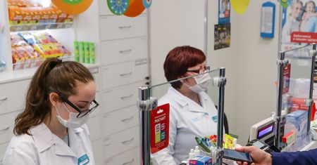 Farmaceuci wymknęli się systemowi. Mogą wysłać dzieci do przedszkola? Rząd nie wie