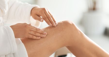 Peeling solny - działanie, przepis, peeling solny czy cukrowy