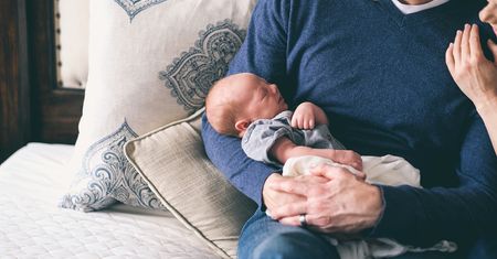 Rosnące długi. Ilu ojców nie płaci alimentów na swoje dzieci?