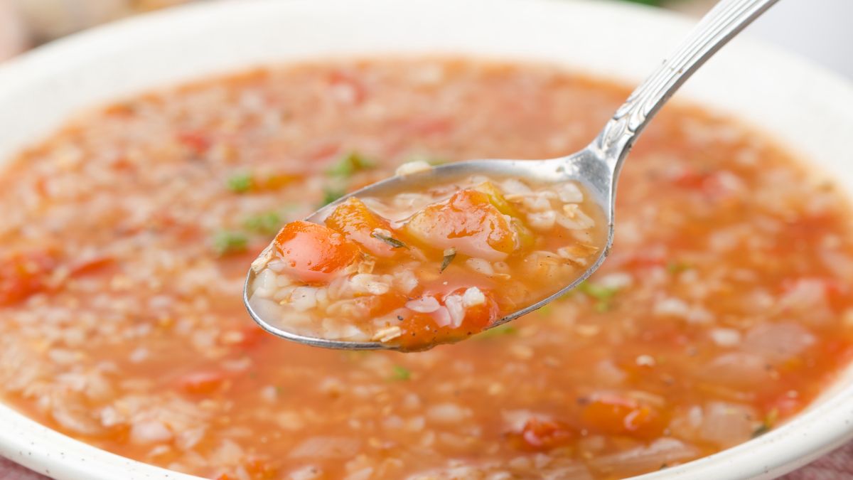 Zupa pomidorowa to jedna z najpopularniejszych zup w Polsce