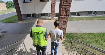 Łódzkie. Chciał zdać za kolegę egzamin na prawo jazdy. Wykorzystał maseczkę