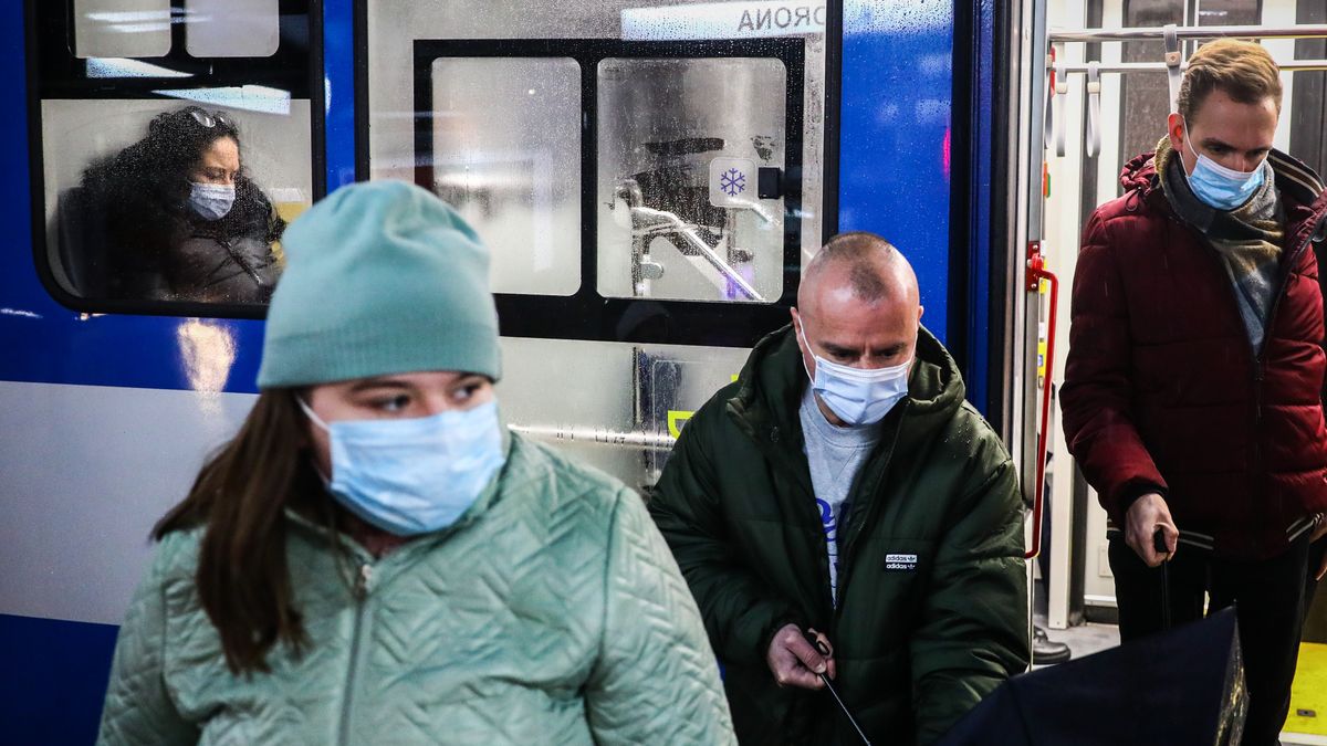 koronawirus maseczki