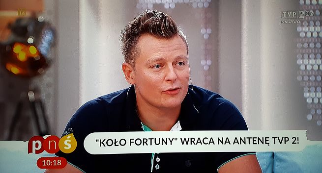 Rafał Brzozowski prowadzącym „Koła fortuny” w TVP2. Muzyczna formuła i samochód do wygrania