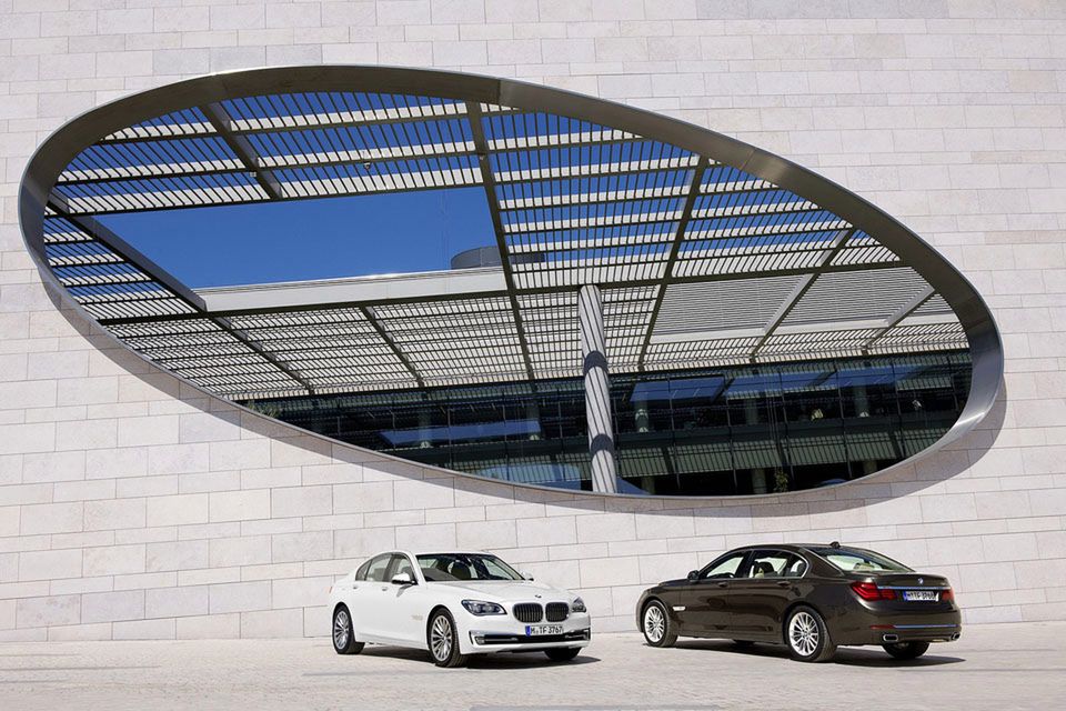 BMW serii 7 na rok 2013 - megagaleria niemieckiego okrętu flagowego 143
