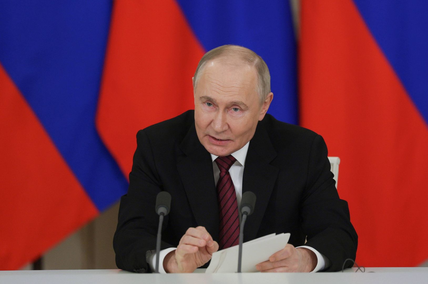 Russia is proposing to Ukraine to resume direct negotiations
epa12090144 Russian President Vladimir Putin makes a statement to the media at the Kremlin in Moscow, Russia, 11 May 2025. Putin stated that Russia is proposing to Ukraine to resume direct negotiations, interrupted in 2022, without preconditions on 15 May in Istanbul.  EPA/GAVRIIL GRIGOROV / SPUTNIK / KREMLIN POOL MANDATORY CREDIT 
Dostawca: PAP/EPA.
GAVRIIL GRIGOROV / SPUTNIK / KREMLIN POOL
negotiation, Russia, Ukraine, conflict, politics
