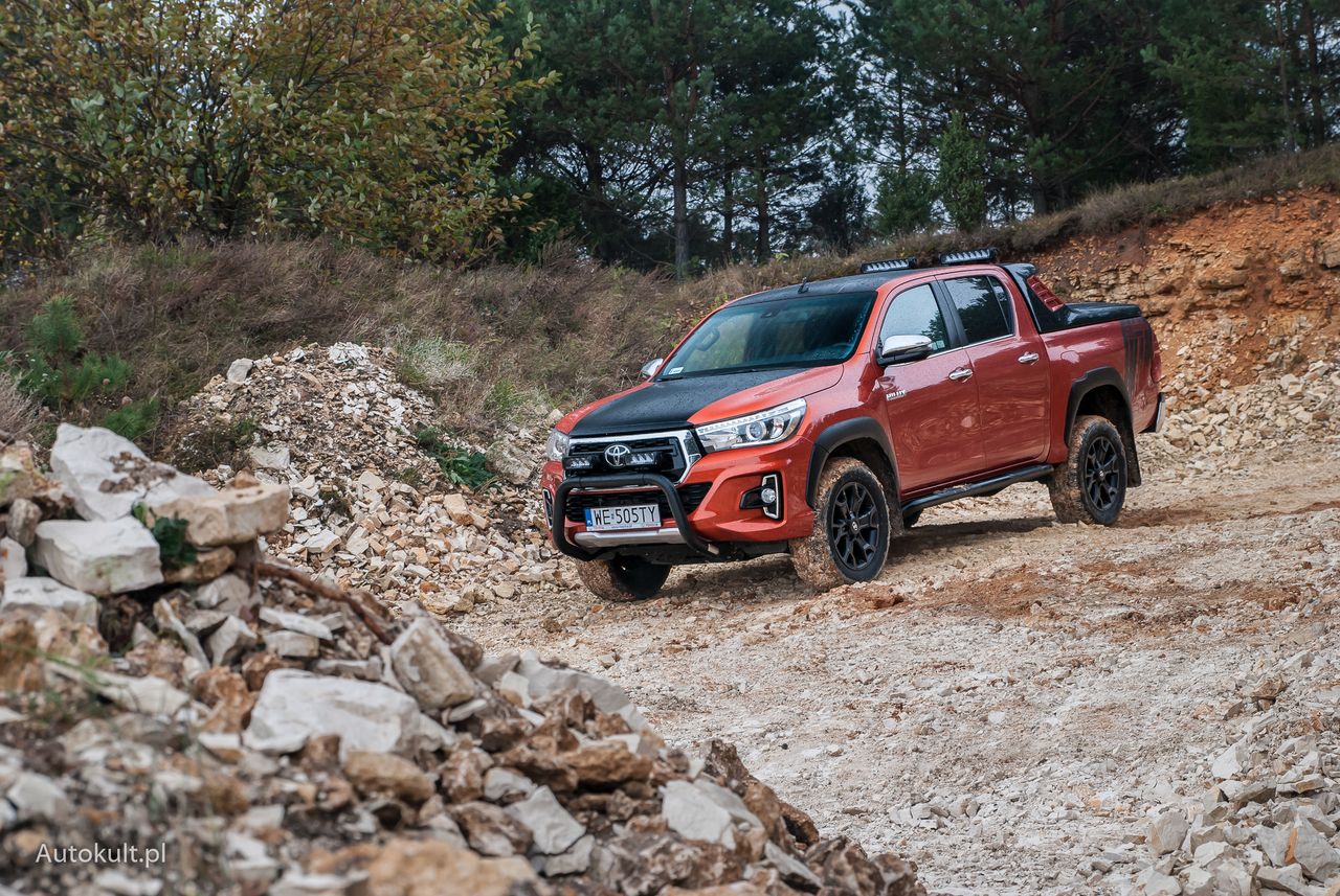 Toyota Hilux 2.4 D-4D (150 KM) Selection 50th: udomowienie pick-upa