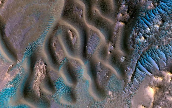 Wydmy w kraterze Gamboa na Marsie
