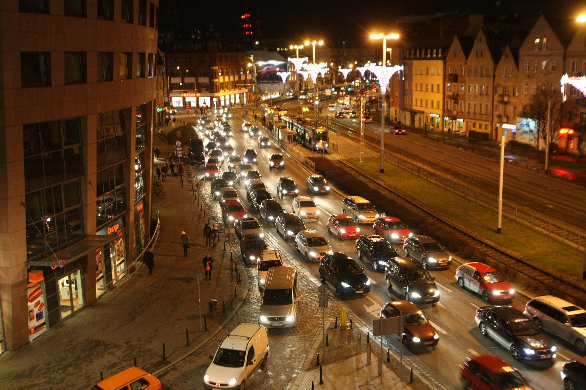 12.01.2015 WROCLAW KOREK ULICA KAZIMIERZA WIELKIEGO SKRET W KRUPNICZA . SAMOCHODY NIE MOGA ZDJECHAC W KRUPNICZA KOMUNIKACJA SWIATLA SYGNALIZACJA SAMOCHOD GAZETA WROCLAWSKA TOMASZ HOLOD / POLSKAPRESSE