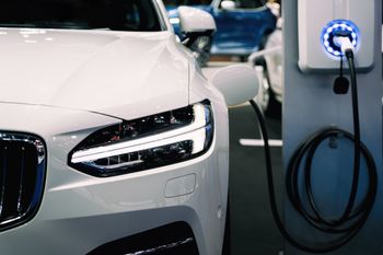 Bydgoszcz: Za trzy lata co szósty nowo rejestrowany w Polsce samochód będzie elektryczny?