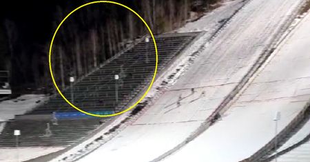 Skoki narciarskie. Kuriozum na zawodach. Kibice opuścili trybuny