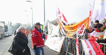 Krzyki przed inauguracją Trzaskowskiego w Gliwicach