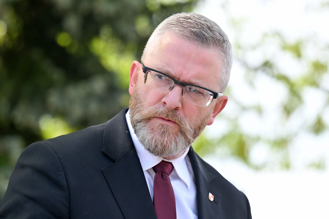 Ktoś przyniósł kukłę Brauna na Marsz Niepodległości. Zareagował