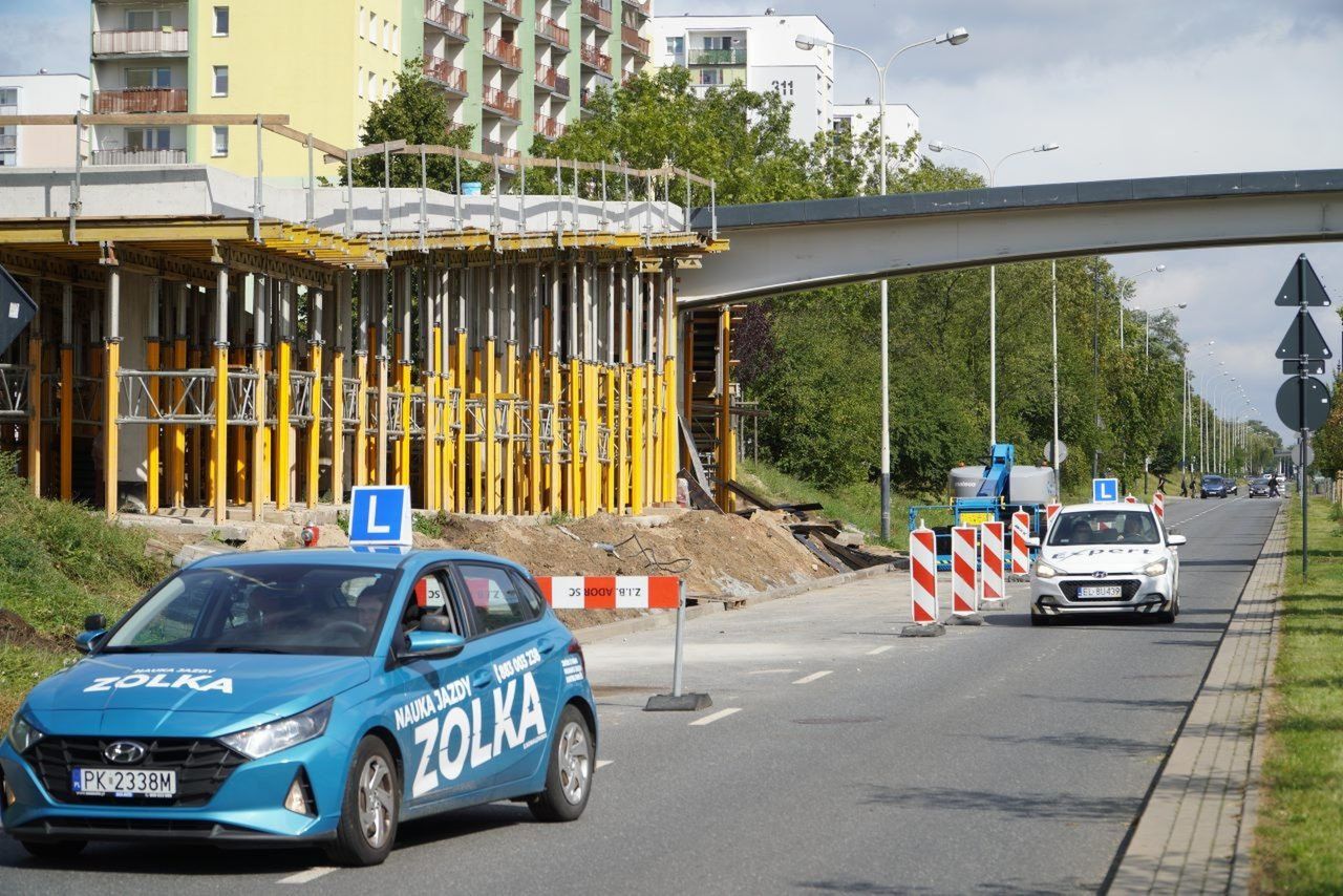 Trwa budowa kładek na Retkini