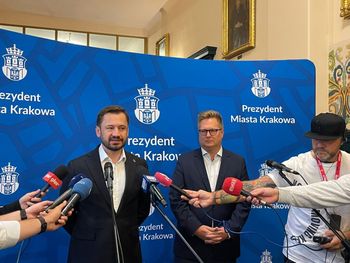 Prezydent Krakowa: wpływy z SCT wrócą do obwarzanka. Celem likwidacja 10 tys. nielegalnych kopciuchów