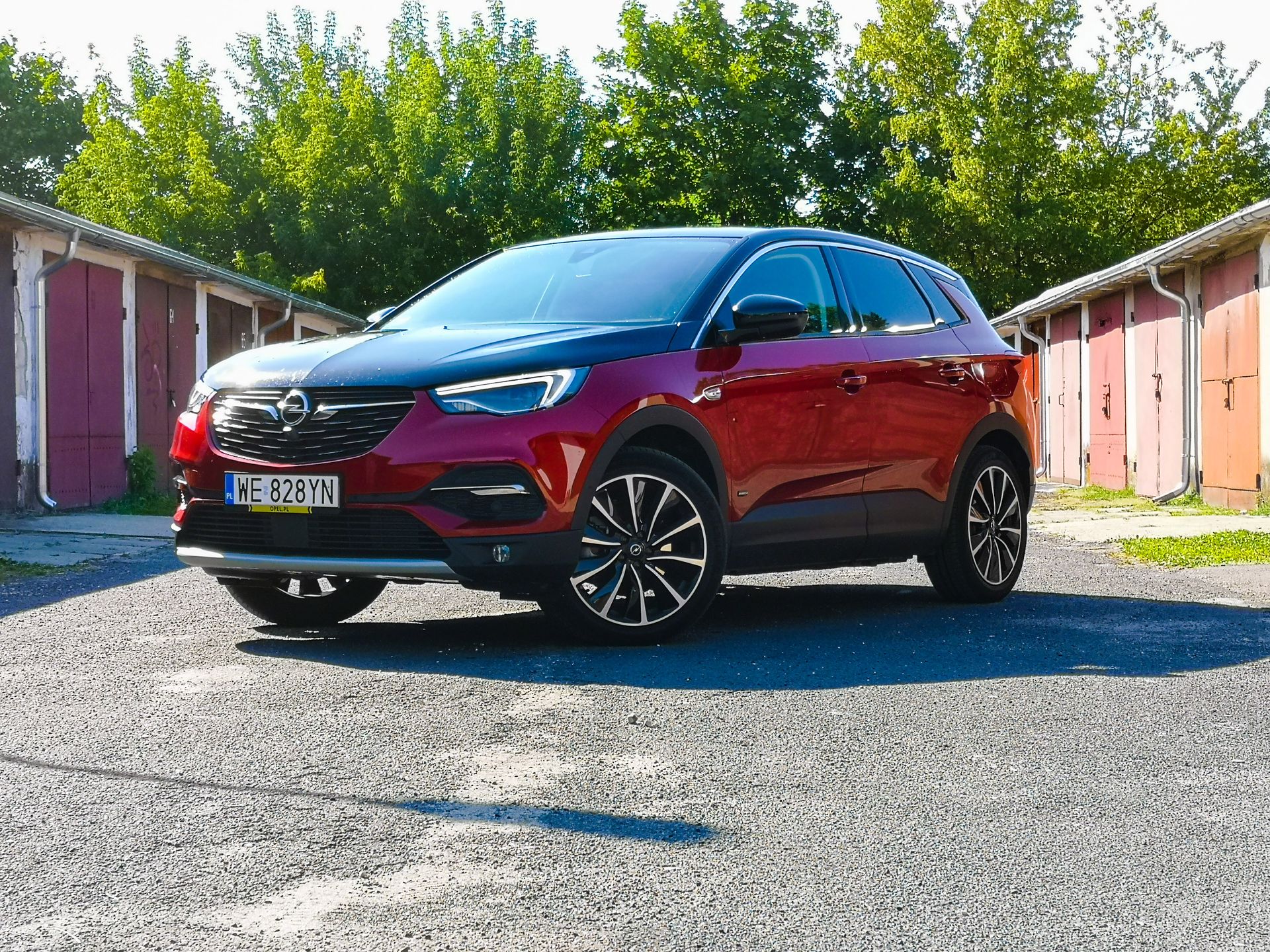 Opel Grandland X Hybrid4: Napęd hybrydowy, system odzyskiwania energii oraz wsparcie kierowcy 10