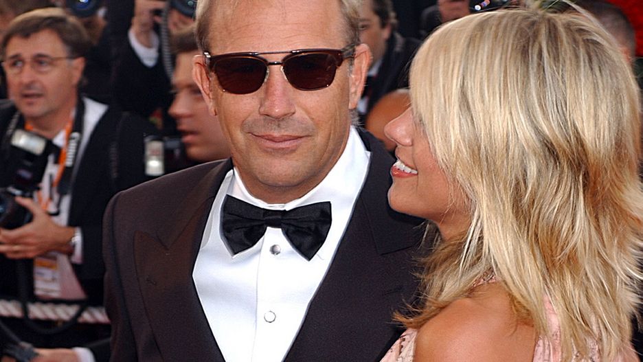 Kevin Costner z Christine Baumgartner w 2003 r. Byli piękną parą
