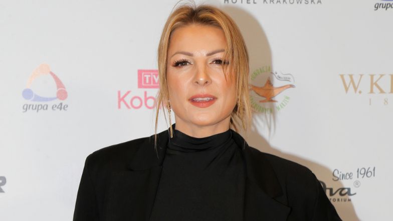 Magdalena Narożna pozuje w ramionach ukochanego. Fanki nie kryją zaskoczenia: "To chyba NIE TEN Krzysiu?!" (FOTO)