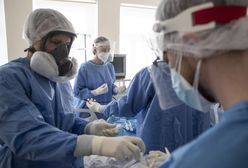 Zakażeni Omikronem w dobrym stanie. Byli w pełni zaszczepieni