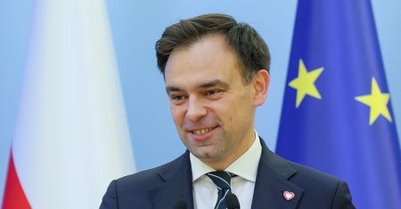 Tyle gotówki nosi minister. "Gdybym nie miał, to bym nie przejechał"