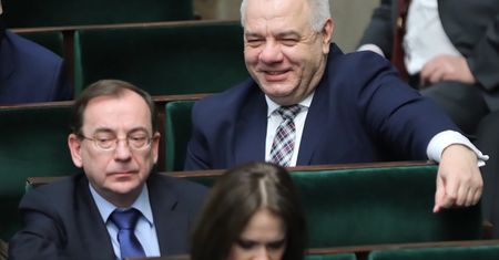 Wybory korespondencyjne. Kto odpowie za zmarnowanie pieniędzy na druk pakietów wyborczych? Na makulaturę pójdzie kilkadziesiąt milionów zł