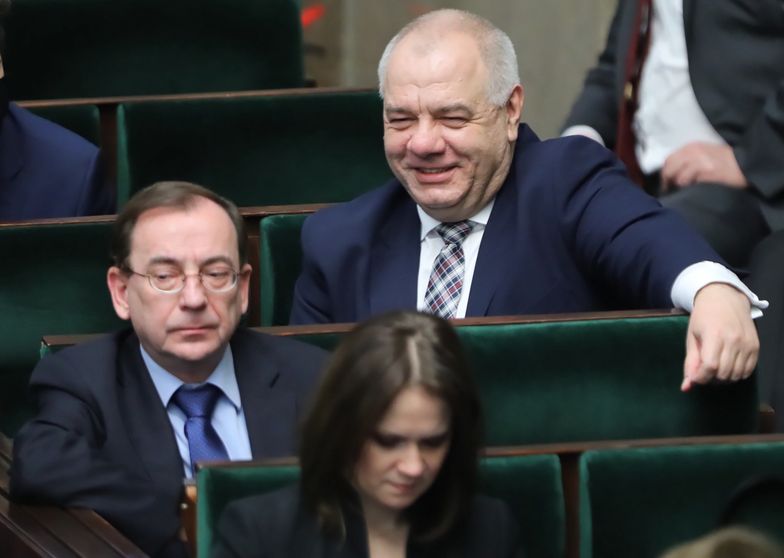 Mariusz Kamiński i Jacek Sasin - to oni na polecenie premiera mieli organizować wybory korespondencyjne 10 maja.