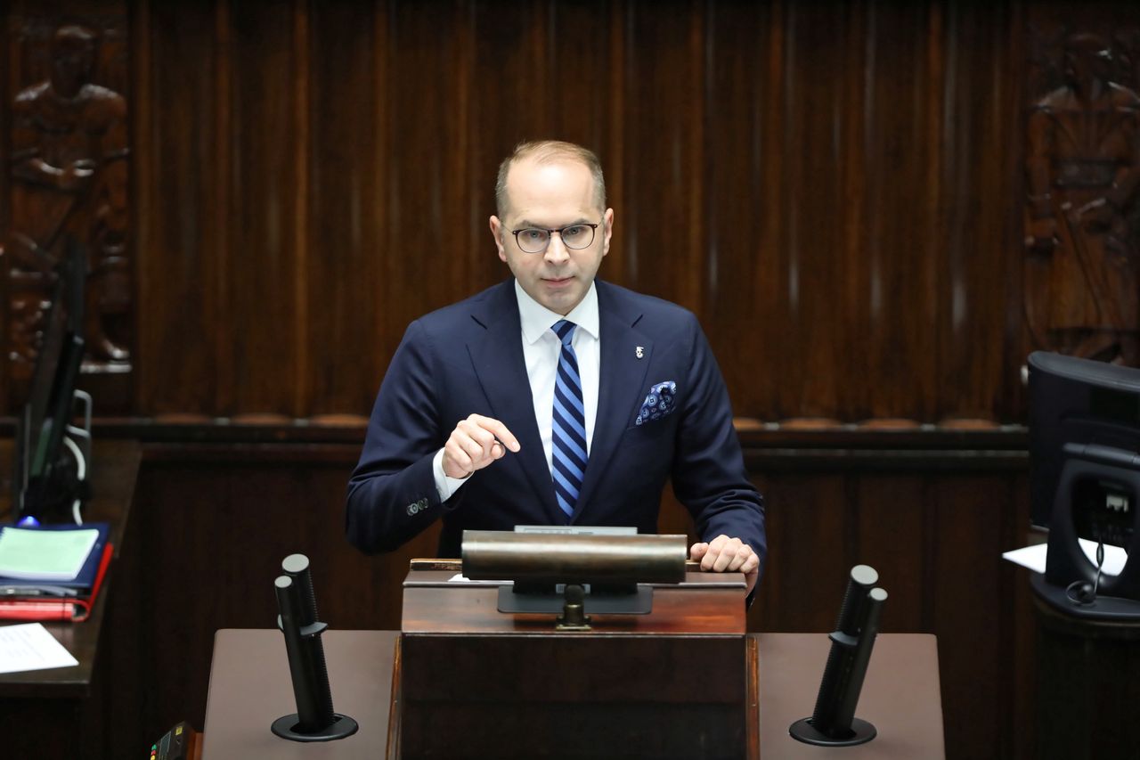 Gorąco w Sejmie. Michał Szczerba oskarża Łukasza Szumowskiego. Elżbieta Witek wyłącza mikrofon