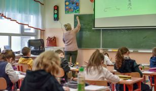 Nauczyciele masowo przejdą na emeryturę? "Wstrzymują się z decyzją"