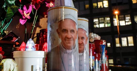 Modlitwy za papieża w Watykanie. Podano szczegóły