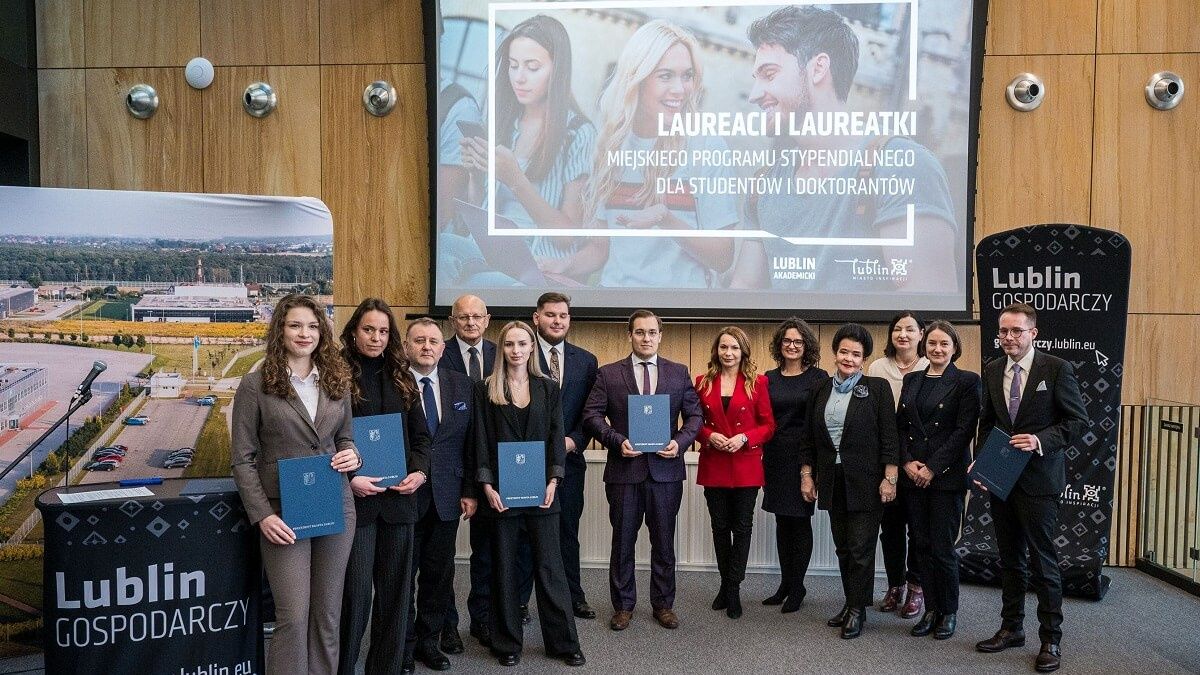Laureaci wcześniejszej edycji Miejskiego Programu Stypendialnego dla Studentów i Doktorantów