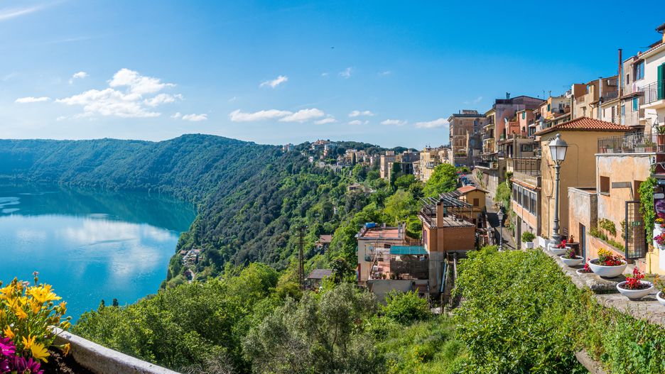 Castel Gandolfo zachwyca położeniem