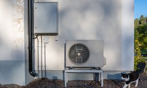 Sąsiedzi skarżą się na pompy ciepła. Można dostać 5000 zł mandatu