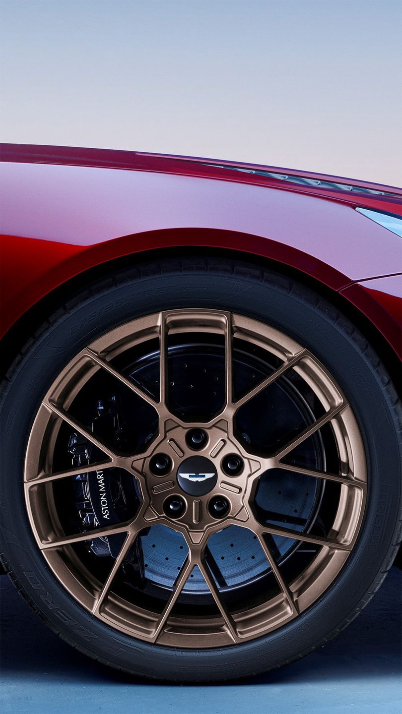 Nowy Aston Martin Vanquish