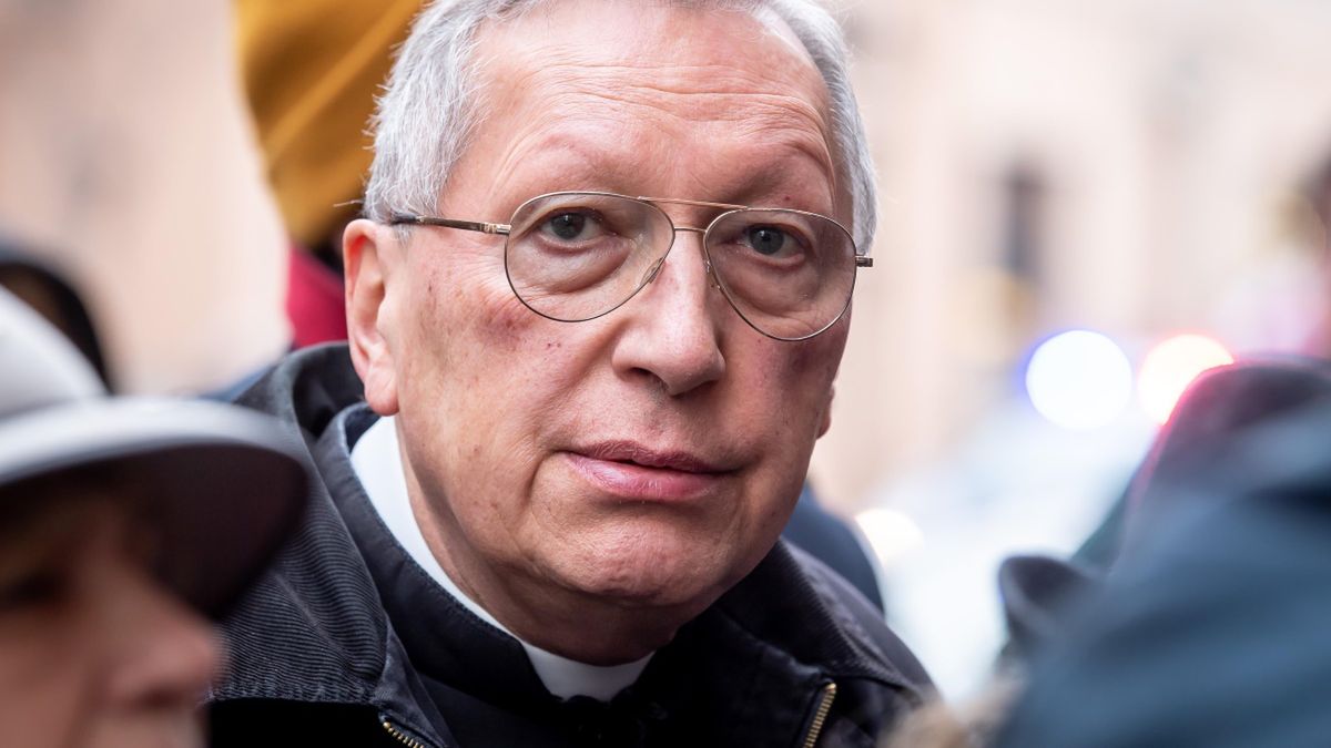 Ksiądz Roman Kneblewski skrytykował decyzję papieża Franciszka o ograniczeniu sprawowania mszy trydenckich 