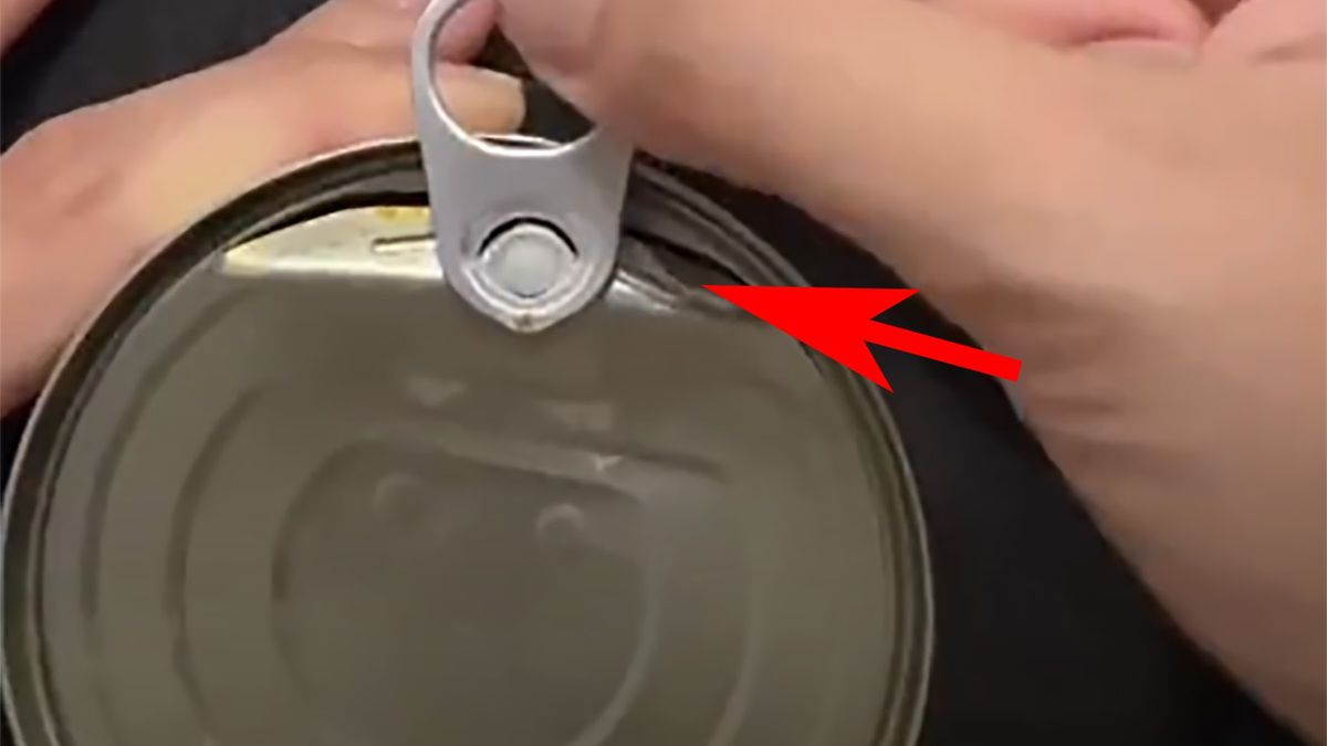 28-latka z Dubaju zaprezentowała na TikToku "właściwy" sposób otwierania puszek