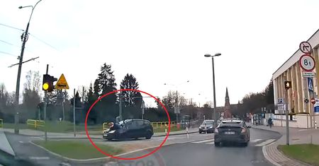 Potrącenie rowerzysty na przejściu dla pieszych. Kto zawinił?