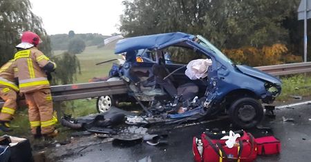 Silnik wypadł z samochodu, kierowca zginął na miejscu. Tragiczny wypadek w Łęcznej